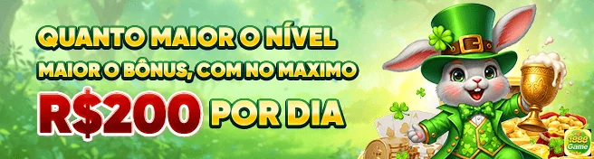 Jogador feliz recebendo cashback em slot games